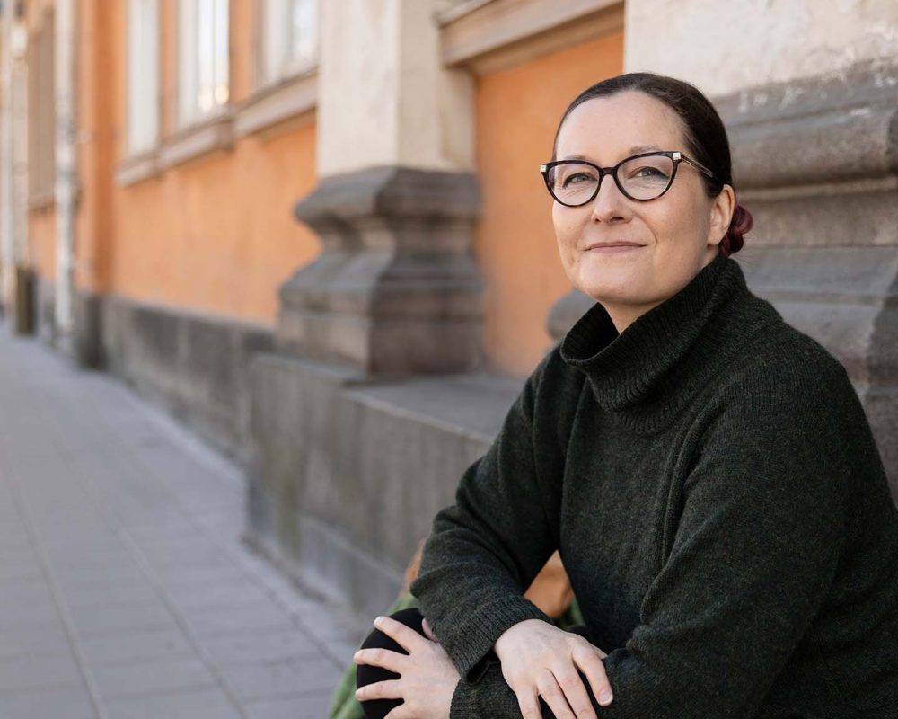 Elina Nikulainen contact